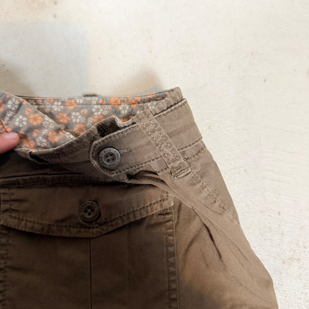 Nike ACG Women Brown Floral Embroidered Cargo Hiking Shorts Size 8 Vintage 1989 - Picture 7 of 7
